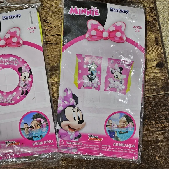 Minnie Mouse summer swimming pool inflatable 4pc set - Picture 3 of 4